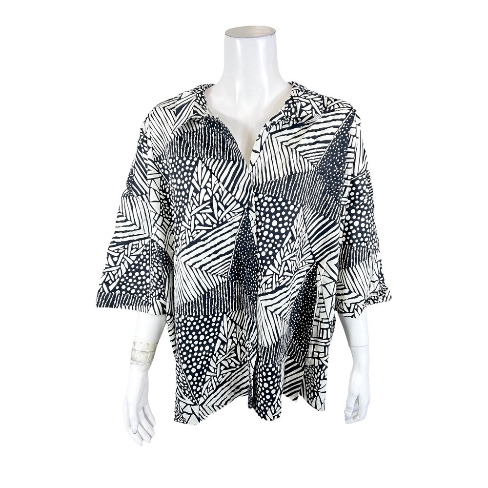 Attitudes by Renee Button Front Printed Shirt Jacket Top Black Woodblock 2X Size